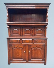 Good Quality Oak Tridarn / Court Cupboard / Sideboard