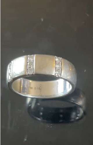 Solid 18ct white gold - solid, diamond