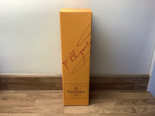 Veuve clicquot champagne - clicquot,