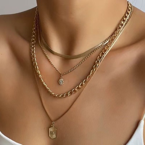Fashionable and minimalist