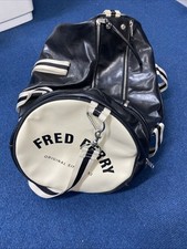 FRED PERRY Black Classic PU Barrel Bag in Black & White Gym Bag  (W)