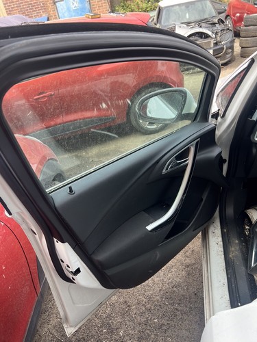 2014 vauxhall astra - vauxhall, estate