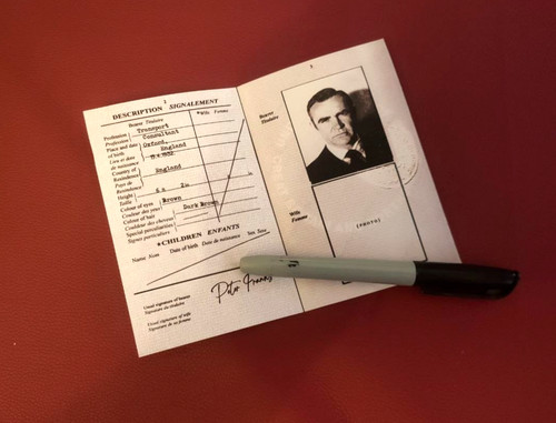 Prop james bond - bond, sean