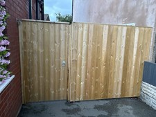 Gate and fencing - 10 ft x 6 ft