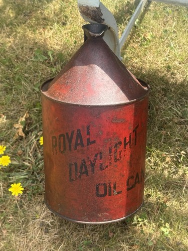 Royal daylight vintage oil can - royal,