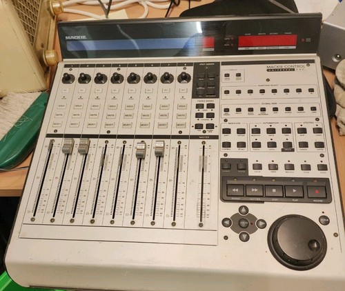 Mackie control universal pro - universal,