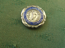 1948 GENERAL NURSING COUNCIL FOR ENGLAND & WALES ENAMEL BADGE - SRN D E SHARPIN