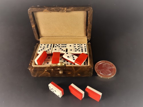 Miniature bakelite dominoes - bakelite,