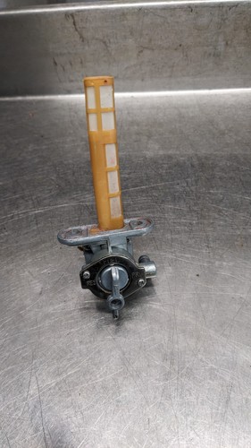 Suzuki gsx750et fuel tap - gsx750et,