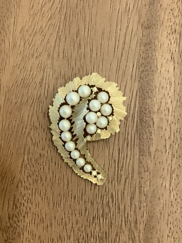 Vintage crown trifari gold - crown,