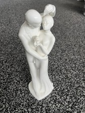 ROYAL DOULTON IMAGES FIGURE OUR FIRST CHRISTMAS HN 3432 WHITE GLOSS PERFECT