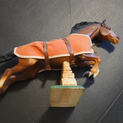 Beyer plastic jumping horse - beyer,