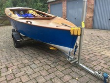 GP14 nr 5981 wooden sailing dinghy, spars, sails, launching trolley + trailer
