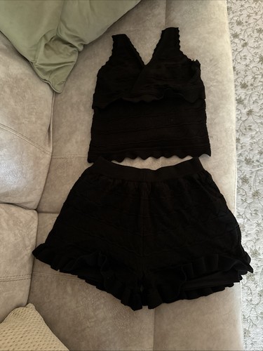 Black thin knit scalloped - black,