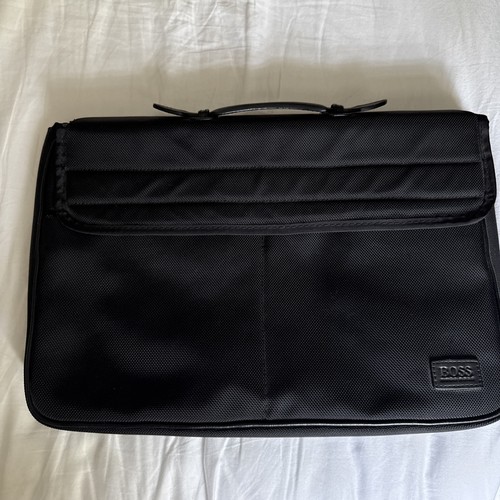 Black hugo boss laptop - 🖤black,
