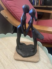 Cast Iron Kissing Couple -