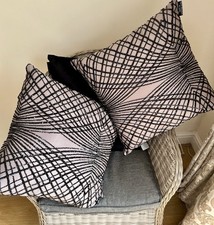 STUNNING KYLIE MINOGUE ESTA