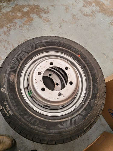 Iveco daily wheel and tyre - iveco,
