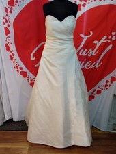 Wedding dress size 10 ivory