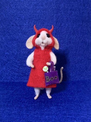 Needle felted halloween mouse - needle,