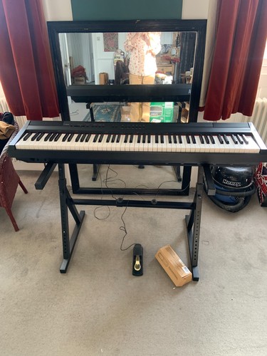 Yamaha 105 piano keyboard 88 - p,