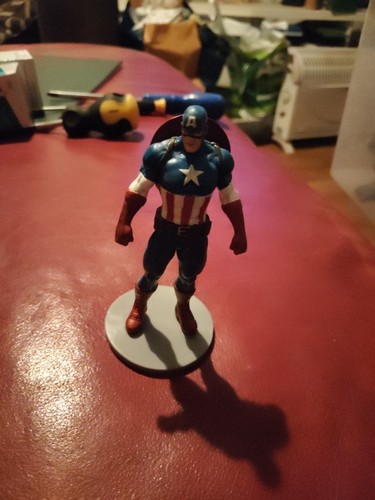 Small marvel figurine - small,