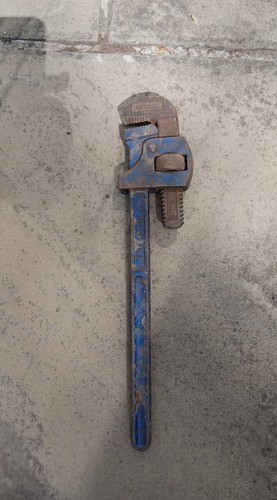 Vintage stilson pipe - 18",