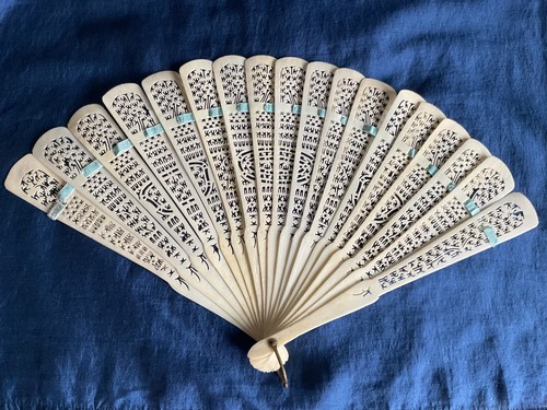 Antique chinese folding hand - antique,