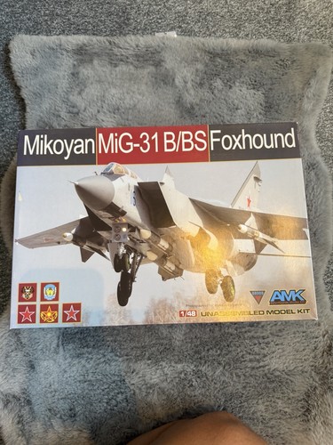 Amk 88008 scale fox hound - scale,