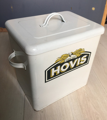 Large branded vintage white - branded,