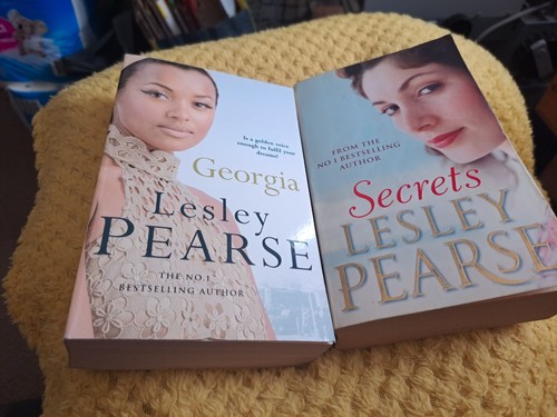 Lesley pearse book - book, bundle