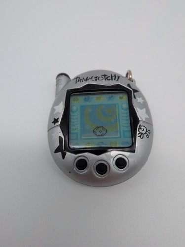 Retro vintage 2004 tamagotchi - vintage,