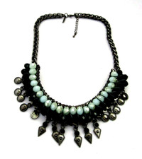FREEDOM COSTUME JEWELLERY STATEMENT FRINGE NECKLACE BLACK & GREEN BEADED