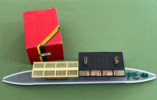 Hornby village station - , set