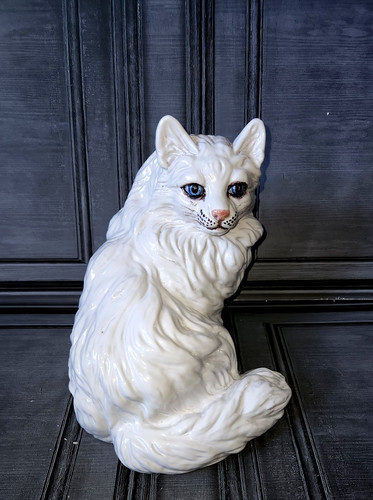 Vintage large heavy white cat - large,