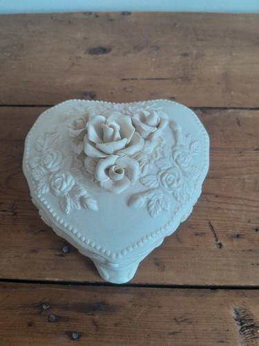 Porcelain ceramic trinket box - porcelain,