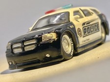 Maisto🔥Dodge Magnum RT