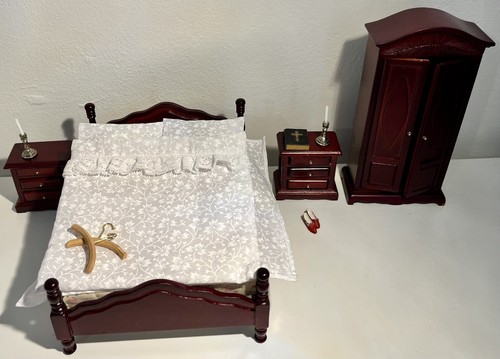 Vintage dolls house bedroom - dolls,