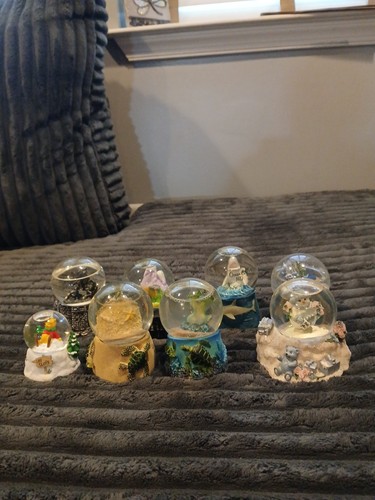 Assortment snow globes - snow,