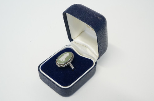 Wedgewood cameo ring - cameo,
