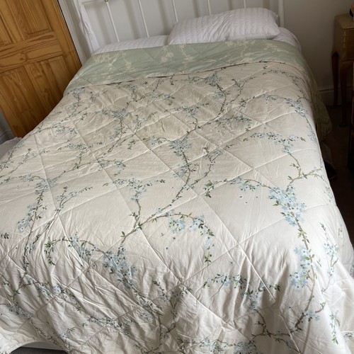 Sanderson bedspread quilt - sanderson,
