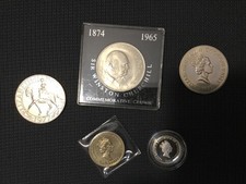 Crowns/Coins - Churchill Crown, Diamond Wed £5, 1977 Crown, Guernsey £1 and £2