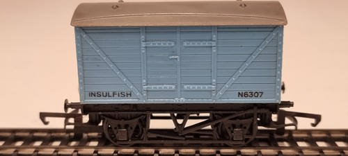 Hornby insulfish closed wagon - closed,