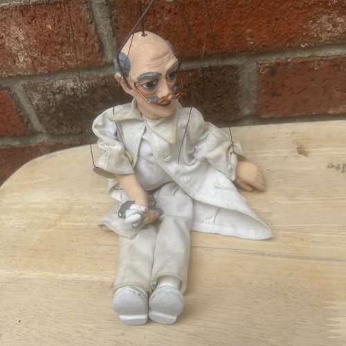 Marionette string dentist - string,