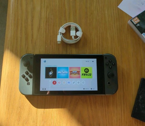 Near mint nintendo switch - nintendo,