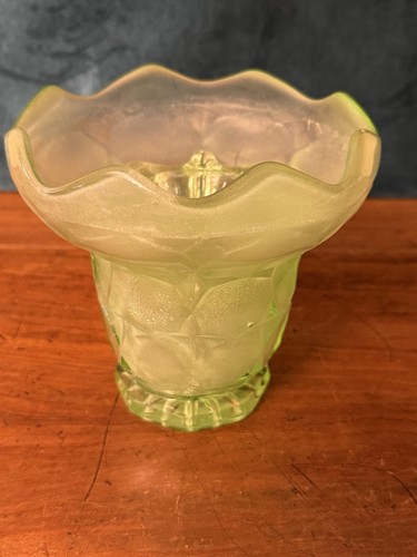 Vintage art deco green frosted - green,