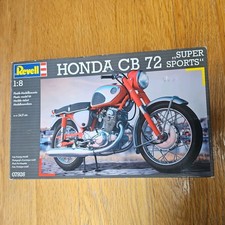 Revell  1/8 HONDA CB72 "SUPER