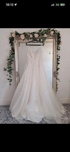 Bnwt ivory wedding dress size - wedding,