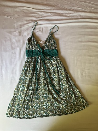 Green white geometric floral - green,