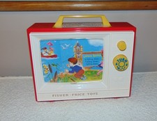 Fisher Price 2009 Giant Screen Music Box TV Two Tunes Two Picture Story *Working